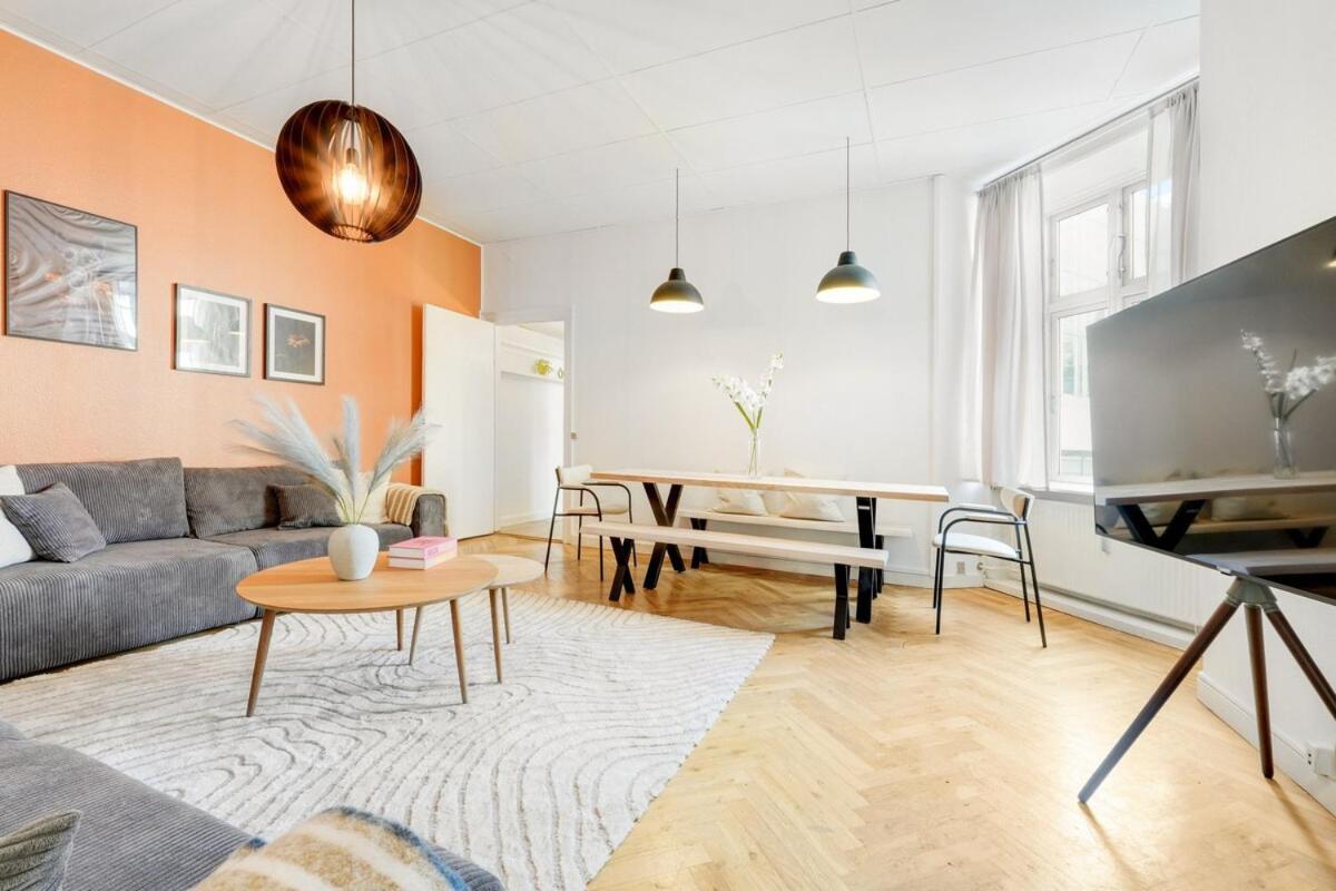Stylish Flat - 200m2 Of Comfort *