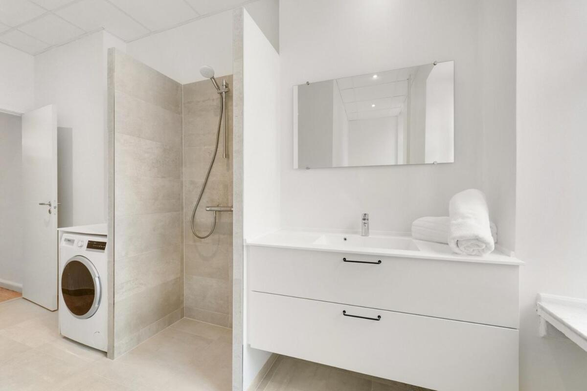 Apartment Stylish Flat - 200m2 Of Comfort *