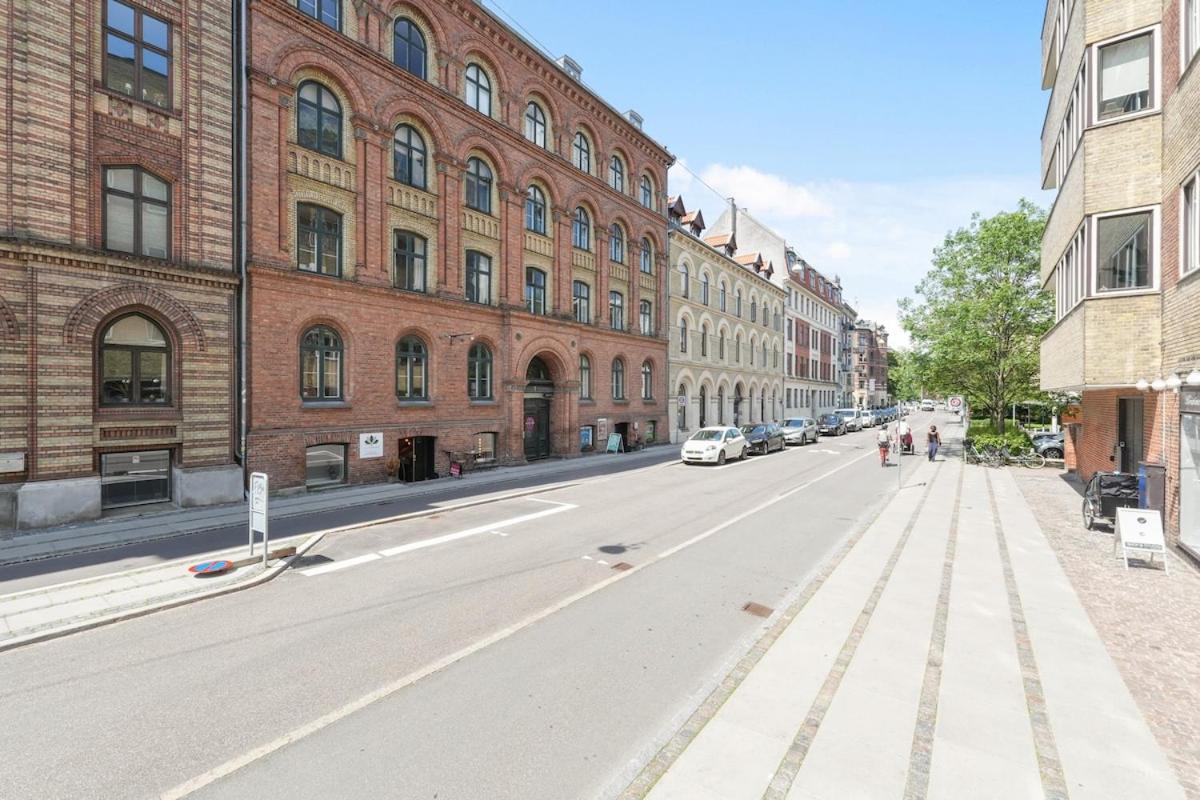 Apartment Stylish Flat - 200m2 Of Comfort *