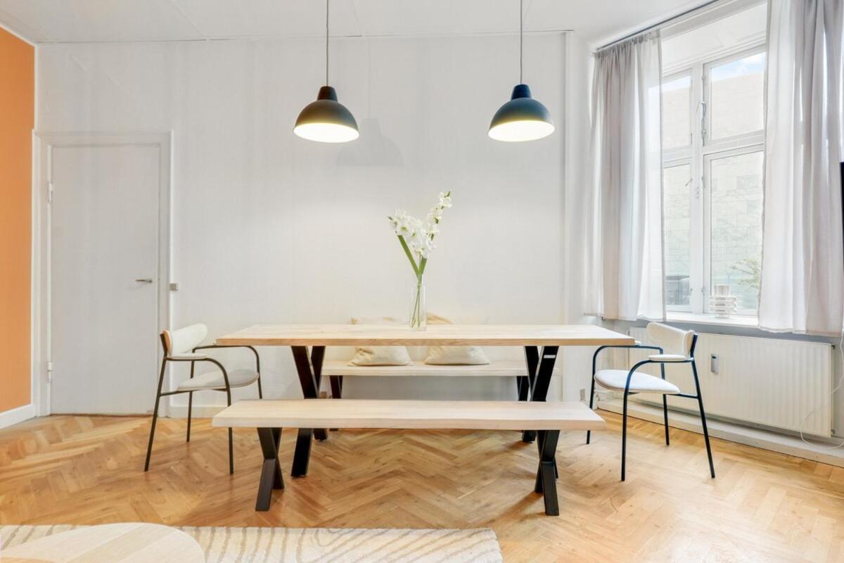 Apartment Stylish Flat - 200m2 Of Comfort *